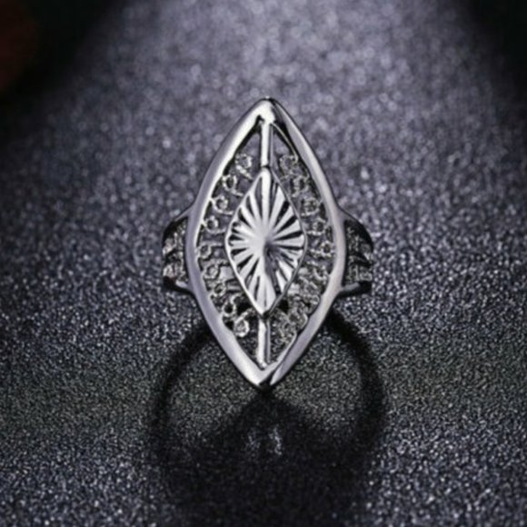 Jewelry - Boho Retro Fashion Women's Ring Size: 7